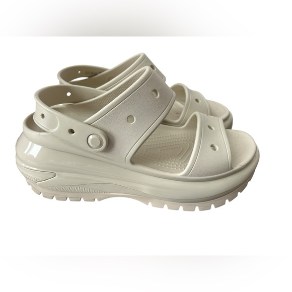 NWOT Crocs Mega Crush Sandals in Bone in size Women’s 12 or Mens 10 - Picture 3 of 8